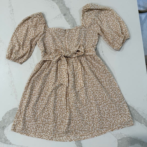 Forever 21 NWT Floral SquareNeck PuffSleeve Cottage TieBack Dress Womens Medium - Picture 10 of 10